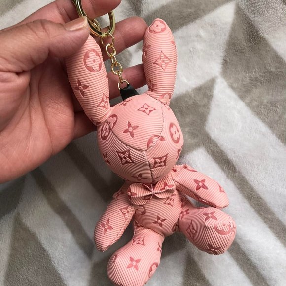 Adorable 🥰 bunny 🐰 keychain and bag charm in DA print with Swarovski crystal - Picture 5 of 5